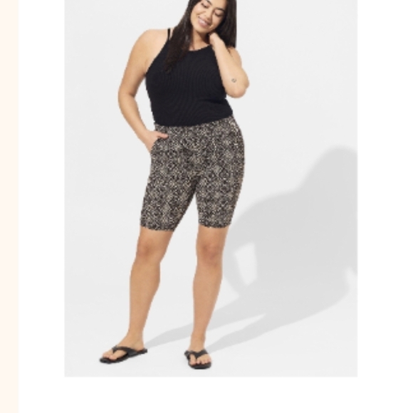 NWT Torrid black ditzy tribal print 9 Inch Bike Short Size 1x or 2x - Picture 5 of 11